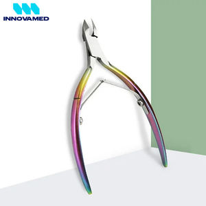 Cortadora de cutículas de acero inoxidable, cortador de cutículas ruso, cortadora de pedicura, herramientas de manicura por INNOVAMED - Product Image 4