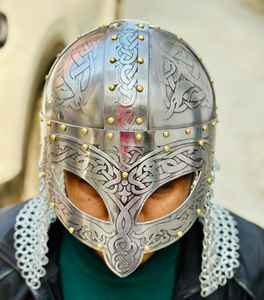 Casco de guerrero vikingo Armadura de acero grabado medieval con cota de malla y forro - Product Image 4