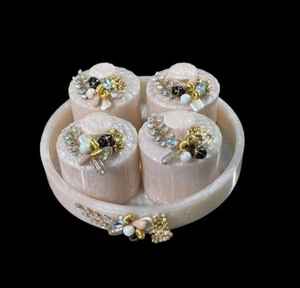 Juego de tarros de resina de primera calidad india de lujo para decoración moderna del hogar, adorno elegante, tarro de almacenamiento real de diseño texturizado con bandeja - Product Image 1