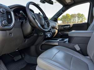 Chevrolet Silverado 1500 LTZ 2020 d'occasion propre - Product Image 4