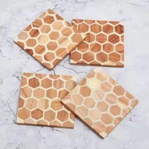 Sous-verres en bois contemporains pour la décoration de table, spécial Noël - Product Image 6