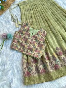 La última colección Tussar Silk con bordado Kantha Lehenga Choli Work Exportador mundial de Surat - Product Image 3