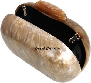 Pochette de soirée en résine de marbre de paillettes marron pour femmes à la mode Technique de coulée épaule bandoulière HandbagCrafted avec Style - Product Image 5