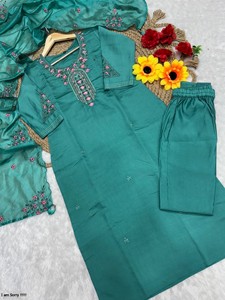 ชุดเคอร์ติดีไซน์เนอร์ผ้าไหมโรมัน3ชิ้นพร้อมด้วยงานปักที่หรูหราด้วยมือและงานปักที่สมบูรณ์แบบสำหรับงานปาร์ตี้สวมใส่ตามเทศกาล - Product Image 5