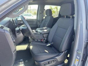 Chevrolet Silverado 1500 Custom 2024 Usado en Buen Estado - Product Image 3