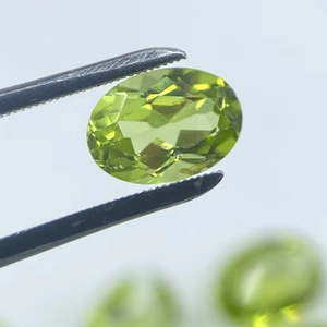 Peridoto Verde Natural de Alta Calidad con Corte Ovalado |   Piedra Preciosa Pleocroica de 1 Quilate, 5x7mm, Hecha a Mano, Certificada por Terceros, para Joyería Fina - Product Image 2