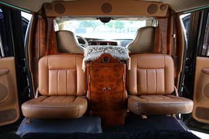 Gran Oferta: Ford Excursion Limited 4x4 2001, Listo para Enviar - Product Image 4