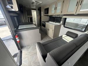 Remolques de viaje usados 2023 F-o-r-e-s-t R-i-v-e-r Salem Cruise L-i-t-e 261BHXLX a precio de descuento - Product Image 5