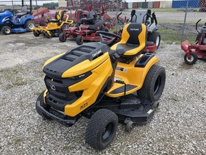 รถตัดหญ้าแบบรถแทรกเตอร์ Cub Cadet XT1 ST54 ปี 2023 พร้อมชุดใบมีดตัดขนาด 54 นิ้ว และชุดถุงเก็บหญ้า 2 ใบ เพื่อการทำงานที่มีประสิทธิภาพ - Product Image 1