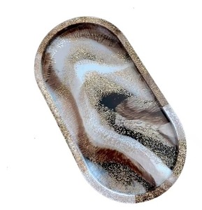 Plateau en résine marron simple Plateau de service décoratif élégant pour la cuisine à la maison et la table basse Fabriqué à la main en Inde - Product Image 1