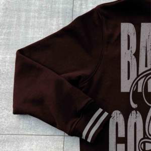 เสื้อฮู้ดแบบสวมหัวสำหรับผู้ชายเสื้อสเวตเตอร์ผ้าคอตตอน100% ลายปักสีพื้นย้อมสีล้วนดีไซน์ใหม่ล่าสุด - Product Image 4