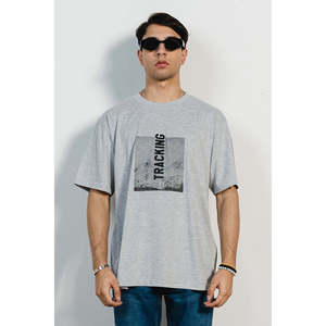 Camiseta de Hombre - Lista para Venta al Por Mayor, Acabado y Estampado en Relieve, Personalización OEM al Por Mayor - Product Image 1