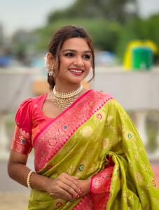 Hermoso Sari Banarasi con retoque de Meenakari tejido Zari - Product Image 2