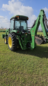 ซื้อรถแทรกเตอร์จอห์นเดียร์ 4066R คุณภาพดี ใหม่/มือสอง รถแทรกเตอร์อเนกประสงค์ขนาดเล็ก เครื่องจักรและอุปกรณ์การเกษตร พร้อมรถตักหลังขุดขนาดเล็ก - Product Image 2