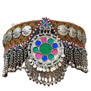 Chapeau de luxe en velours doré afghan avec bordure de pièces d'argent en relief, grand médaillon floral central et chaîne argentée en cascade - Product Image 1