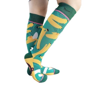 Calcetines de Yoga Antideslizantes con Agarre para Mujer, Calcetines Profesionales de Ballet y Danza, Calcetines de Algodón sin Dedos con Agarre Antideslizante - Product Image 1