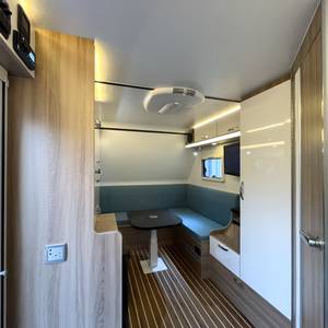 Mini-caravane moderne en aluminium, design tout-terrain étanche, cuisine coulissante, suspension indépendante, pour 4 personnes - Product Image 4