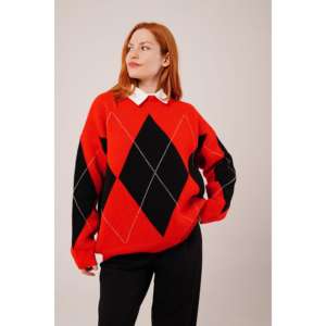 Pull tricoté rouge style preppy à motif baklava, vente en gros - Product Image 5