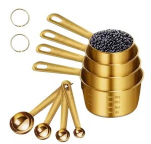 Ensemble de tasses à mesurer et de cuillères en acier inoxydable de conception classique poli or, outils et gadgets de cuisine - Product Image 1