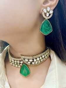 Inspiré par Celebrity Design Doublet Stone and Polki Choker Set And Boucles d'oreilles avec or et matériau en laiton polonais Mehendi - Product Image 6