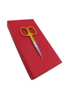 Tijeras de Cejas de Acero Inoxidable con Punta Plateada, Hoja Recta Pequeña, Recubrimiento en Polvo Amarillo de Alta Calidad, Logotipo Personalizado, Instrumento de Belleza - Product Image 3