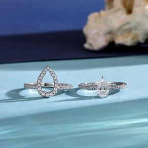 Ensemble de mariage Jeulia plaqué or avec zircon taille poire, bague halo empilable 2 pièces - Product Image 5