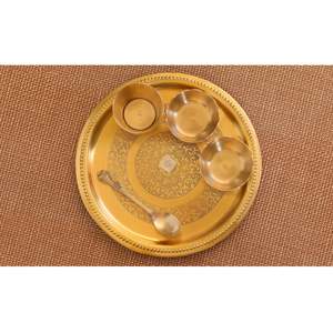 Juego de Vajilla de 5 Piezas Laddu Gopal de Latón Puro con Diseño Chino Tradicional en Relieve Dorado, Vajilla de Lujo para Restaurante, Juego de Thali Resistente - Product Image 2