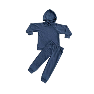 Tenue de sport élégante pour enfants Survêtement Ensemble deux pièces parfait pour garçons et filles Idéal pour tenue décontractée et athlétique Prix de gros - Product Image 3