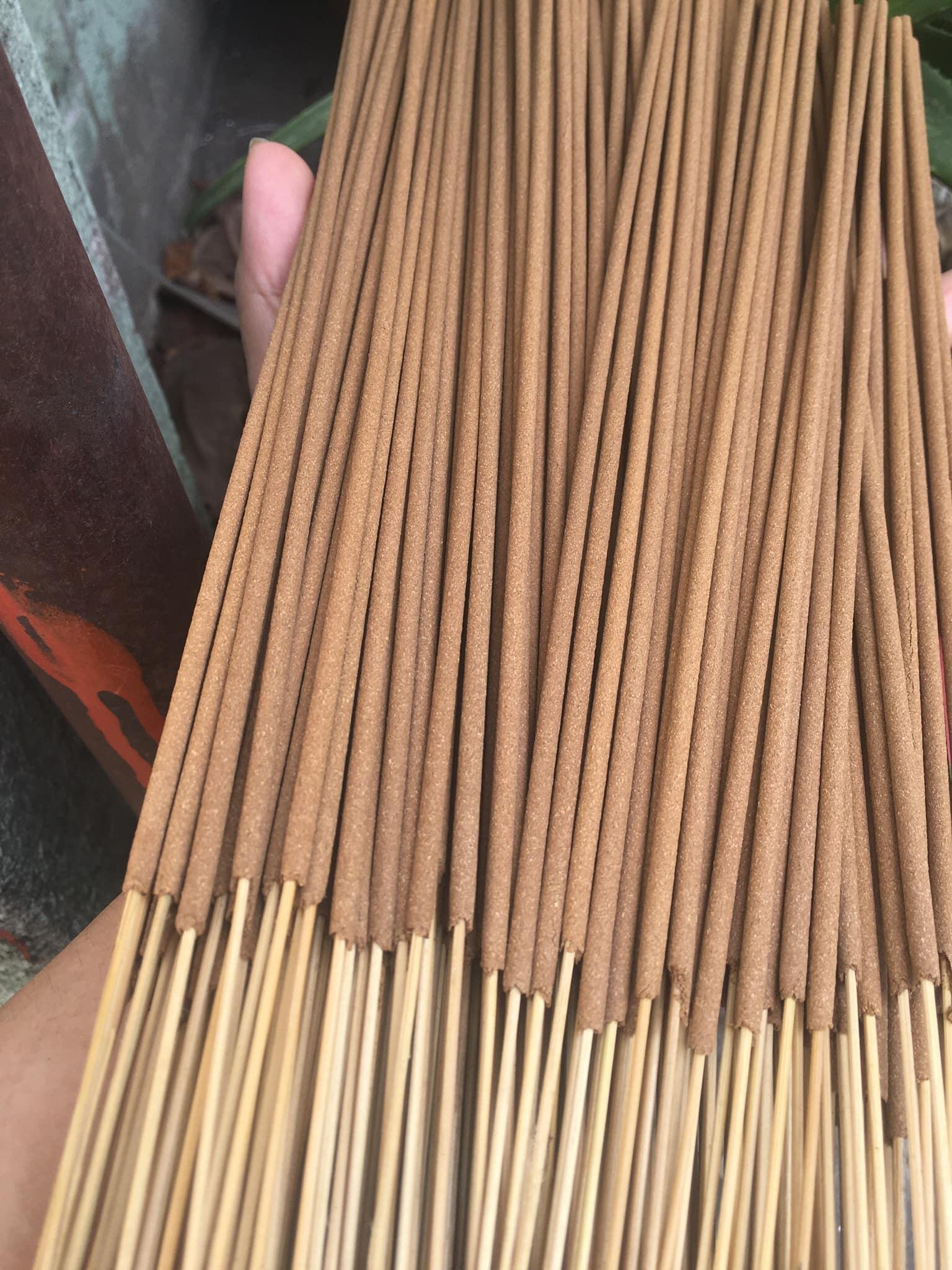 สีน้ำตาล