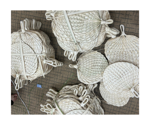 Éventail à main en bois de bambou fait à la main Éventail pliant décoratif Maison Artisanat Vietnam Usine Fournisseur en gros d'exportation - Product Image 6