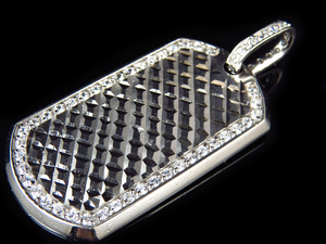 Joyería de lujo para hombre, Diamante de moissanita completamente redondo helado en plata de ley, colgante de claridad VVS chapado en oro amarillo - Product Image 3