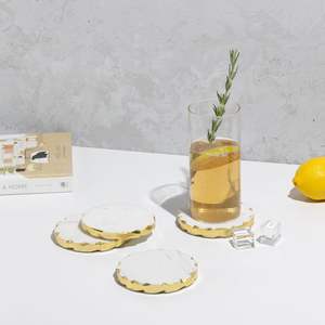 Ensemble de 6 sous-verres classiques en céramique blanche avec bordure dorée, écologiques et durables - Product Image 5