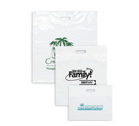 Sacs de magasin modernes à poignée découpée imprimée personnalisée pliable réutilisable avec logo t-shirt sac de shopping au détail quantité minimale de commande en plastique PE 100 pièces
