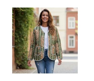 Chaqueta Kantha de Algodón Acolchada Hecha a Mano: Estampado de Safari en la Jungla, Reversible - Product Image 1