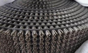 แผ่นปูหญ้าเทียมแบบม้วนสำหรับใช้ในครัวเรือนเชิงพาณิชย์และกีฬาใช้ในราคาที่ดีที่สุดจากอินเดีย - Product Image 3