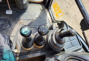 รถแทรกเตอร์เจบีซี ปี 2011 แบบขับเคลื่อน 4 ล้อ สำหรับใช้งานในฟาร์ม 100 แรงม้า อายุการใช้งานยาวนาน - Product Image 5