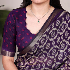 Sari imprimé Ikat de créateur pour femmes, tenue ethnique indienne traditionnelle avec chemisier, séchage rapide pour les fêtes - Product Image 1