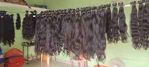 Paquets bouclés alignés de cheveux de cuticule d'extensions de cheveux de temple de Vierge indienne crue non traitée - Product Image 2