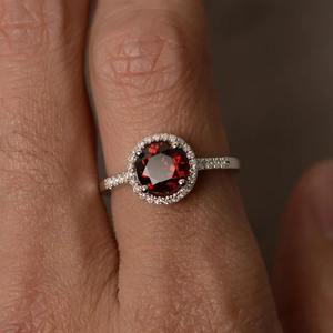 Anillo de compromiso de Halo granate Vintage de Plata de Ley 925, anillo de promesa de piedras preciosas rojas para su regalo de boda - Product Image 3