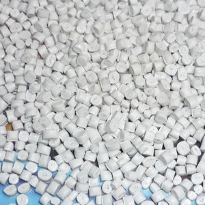 Un revendeur fiable offre une matière première post-consommation PCR de granules blancs en polyéthylène de qualité supérieure HDPE pour bouteilles de tuyaux - Product Image 1