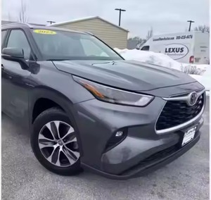 2023 pour T o o t a Highlander XLE AWD voiture d'occasion propre et bien entretenue avec faible kilométrage boîte de vitesses automatique pneus R18 - Product Image 1