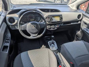 Voiture d'occasion de qualité et abordable, Toyota Yaris 2016, conduite à gauche - Product Image 2