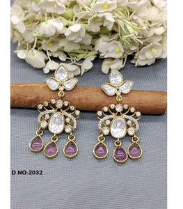 Magnifiques boucles d'oreilles Moissanite Kundan de style traditionnel pour les femmes parfaites pour les mariages et les festivals d'Inde - Product Image 1