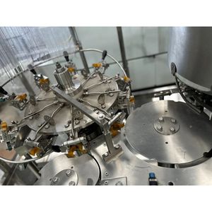 Máquinas de llenado de bolsas de Metal y vidrio de plástico PET de 40 BPM Capacidad de 2000bph para bebidas Cerveza Jugo Leche-1 año de garantía 200ml-500ml - Product Image 1