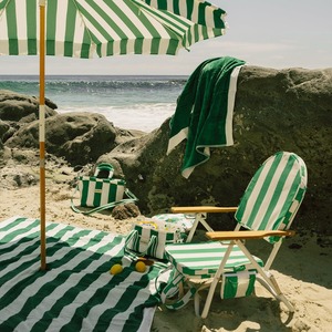 Parasol de plage moderne Amalfi de 6,5 pieds, imperméable, UPF 50+, auvent, cadre solide, parasol de soleil pour hôtel en plein air, parasol de piscine, parasol de jardin - Product Image 3