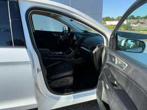 SUV de luxe 2024 d'occasion en excellent état, AW Turbo 4L, caméra 360°, sièges en cuir, toit ouvrant panoramique - Product Image 2