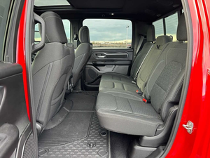 RAM 1500 Big Horn Crew Cab 4WD 2024, conduite à gauche, sièges en cuir foncé, pneus R19, automatique, électrique, 5 places, LED, xénon, caméra arrière - Product Image 6