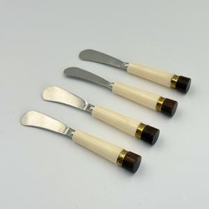 ชุดมีดเนยขายดี ชุดสี่ชิ้น ชุดช้อนส้อมสีเงิน ด้ามเรซิ่น ชุดช้อนส้อมสแตนเลส ราคาถูกที่สุด - Product Image 4