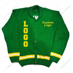 Cardigan en tricot personnalisé pour les sororités et fraternités avec broderies et logos en chenille, vêtements grecs haute qualité - Product Image 6