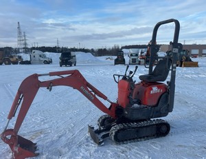 Miniexcavadora Kubota K008-3 en venta, motor de 10.3 HP, peso de 2,200 lb, tipo oruga, con motor, bomba y caja de cambios. - Product Image 2